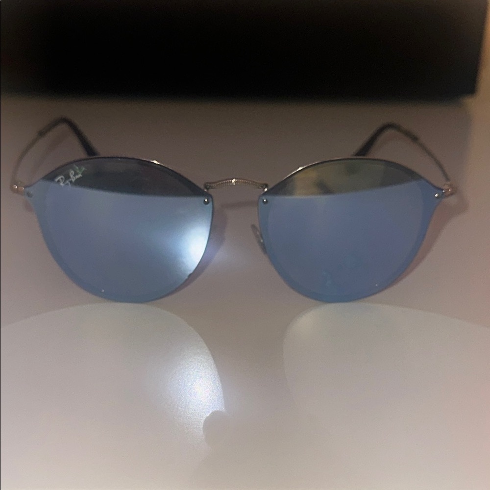 Ray-Ban Silver Tinted Sunglasses with Sleek Minimalist Design